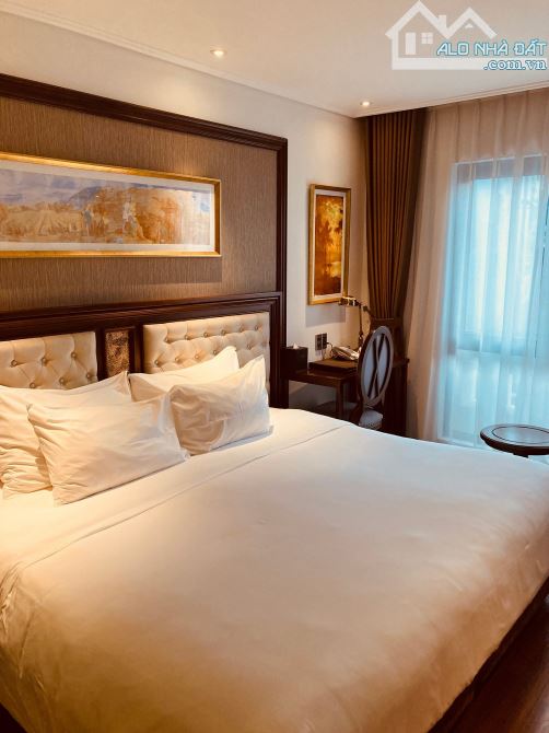 Bán toà khách sạn mặt phố Nguyễn Trường Tộ, DT: 220m2 x 16 Tầng, Mặt tiền: 10m, Giá 185 Tỷ