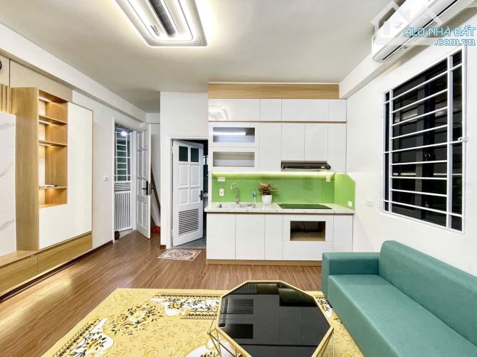 Bán nhà riêng chung cư mini có sổ phố Cầu Giấy, 50m², 2 ngủ, chỉ 2,5 tỷ,thang máy