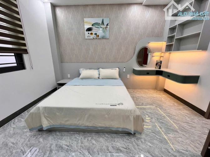 Nhà phố liền kề Quận 12- TX25-Thạnh Xuân- 5 tầng Full nội thất sịn vào ở ngay-Nhỉnh 6 tỷ - 3