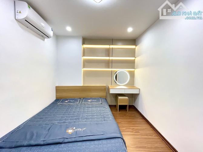 Bán nhà riêng chung cư mini có sổ phố Cầu Giấy, 50m², 2 ngủ, chỉ 2,5 tỷ,thang máy