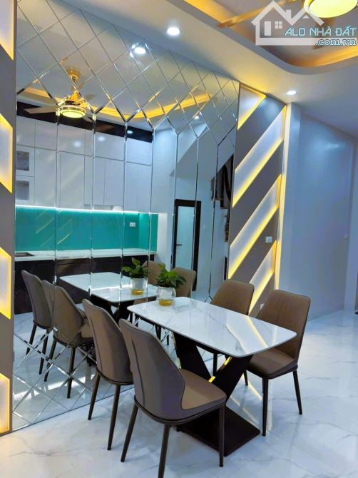 10,35 TỶ-45M2-5 TẦNG MỚI-5 NGỦ-20M RA PHỐ-TRƯƠNG ĐINH-THỊNH LIỆT-BỜ SÔNG SÉT