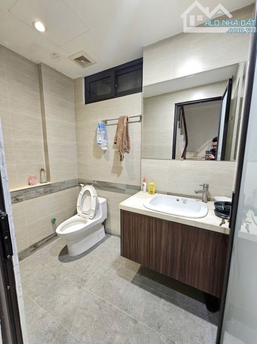 Ô TÔ TẢI ĐỖ CỬA, NGÕ THÔNG, 30m ra Hồ Tây, Nhật Chiêu 35m 6T Mt5 giá 11.5 tỷ. F