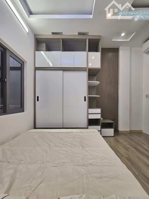 CỰC HIẾM....Nhân Hòa 5 tầng 3 ngủ, ngõ 3 gác, 20m ra ô tô, 5.86 tỷ