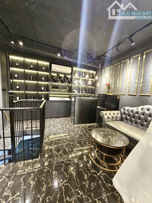 Ô TÔ TẢI ĐỖ CỬA, NGÕ THÔNG, 30m ra Hồ Tây, Nhật Chiêu 35m 6T Mt5 giá 11.5 tỷ. F