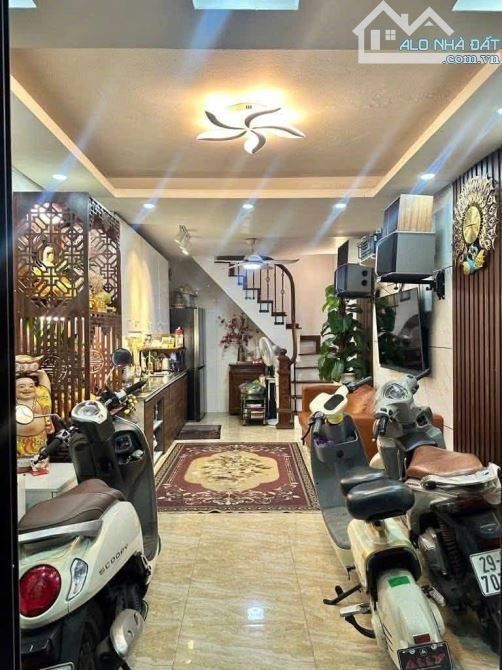 Nhỉnh 6 tỷ nhà 4 tầng đẹp gần phố Hồng Mai, Bạch Mai quận Hai Bà Trưng