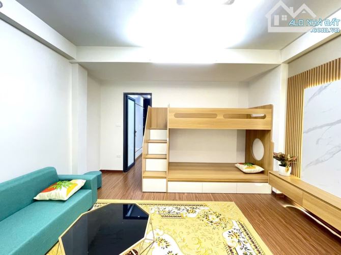 Bán nhà riêng chung cư mini có sổ phố Cầu Giấy, 50m², 2 ngủ, chỉ 2,5 tỷ,thang máy