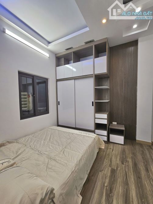 CỰC HIẾM....Nhân Hòa 5 tầng 3 ngủ, ngõ 3 gác, 20m ra ô tô, 5.86 tỷ