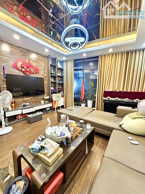 Ô TÔ TẢI ĐỖ CỬA, NGÕ THÔNG, 30m ra Hồ Tây, Nhật Chiêu 35m 6T Mt5 giá 11.5 tỷ. F