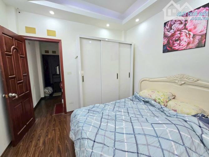 Nhà dân xây mặt ngõ thông 20m ra Hồ Tây, Thụy Khuê, 40m2 x 6 tầng kdoanh. Giá 14.2 tỷ