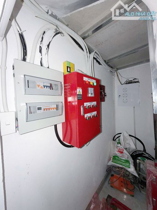 Bán Nhà Dòng Tiền Ngõ Quỳnh 6 Tầng 14 Phòng Khép Kín ( Cách Ô Tô 12M )