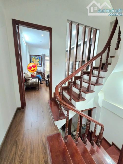 Nhà dân xây mặt ngõ thông 20m ra Hồ Tây, Thụy Khuê, 40m2 x 6 tầng kdoanh. Giá 14.2 tỷ