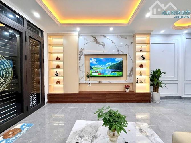 Bán Nhà Lô Góc 45 M2, X 5 Tầng Cầu Giấy, 12,3 tỷ Nhà mới đẹp , Ngõ nông, rộng, vào ở ngay