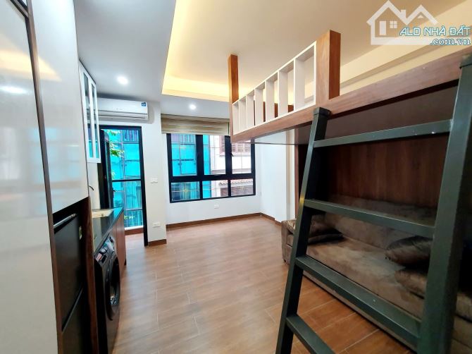 Toà CCMN 7 tầng thang máy vip 105 Xuân La oto tránh vỉa hè 62m2 x 10 phòng. Giá 25.7 tỷ