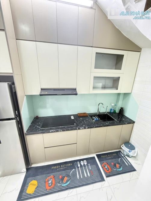 Bà cô nhờ bán -Tam Trinh - Ngõ nông - gần phố - 32m2 - 5 tầng - hơn 6 tỷ.