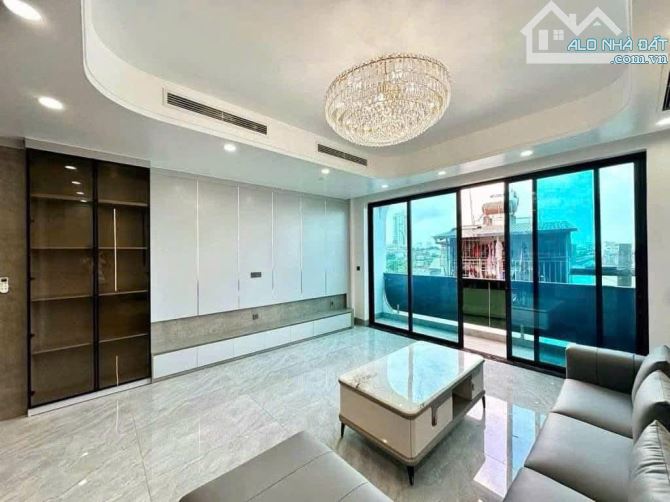 Bán nhà riêng mặt phố Trần Quốc Hoàn, 59m², 5 tầng, MT 4m, nhỉnh 38 tỷ