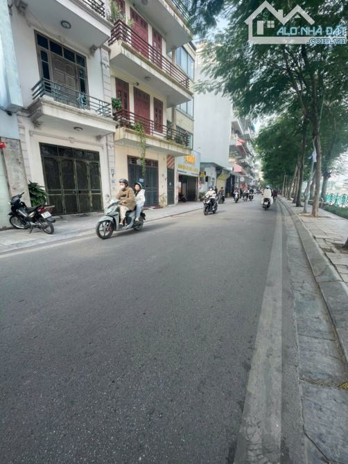 Siêu Phẩm Hồ Tây -35m2- Nhỉnh 11 tỷ-30m ra mặt hồ Tây.