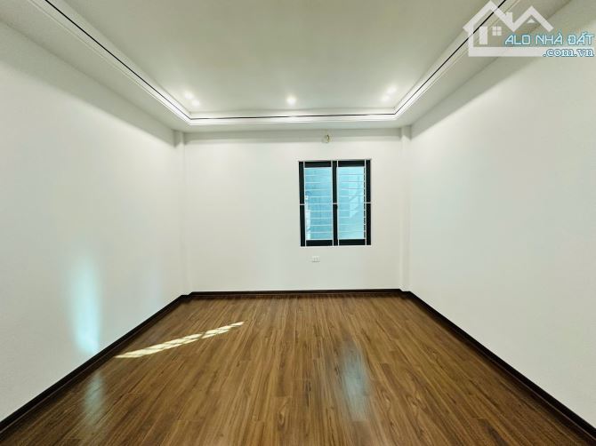 Bán Phân lô đường 800A - NGhĩa Đô - Cầu giấy .. 60m 5 tầng mặt tiền 4m ôtô vào nhà 18 tỷ5