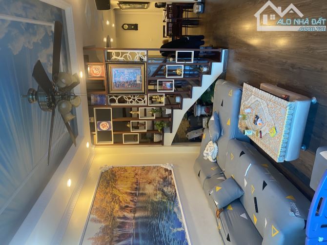 bán gấp nhà phân lô Hoàng Văn Thái, Thanh Xuân, ô tô vào nhà.