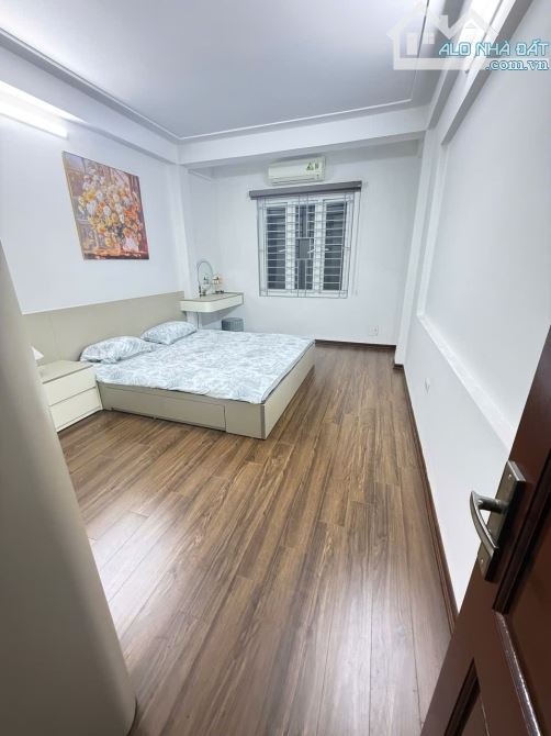 Bà cô nhờ bán -Tam Trinh - Ngõ nông - gần phố - 32m2 - 5 tầng - hơn 6 tỷ.