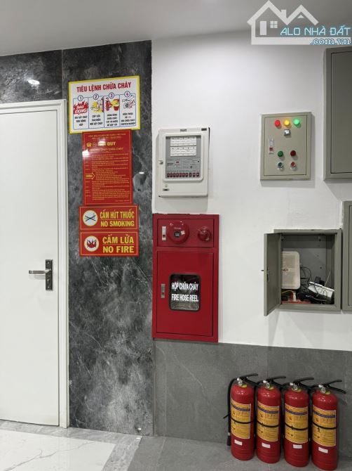 Bán nhà ngõ 76 Trần Thái Tông, Cầu Giấy 139m2, giá: 90 tỷ, mt: 12m, 3 tầng cũ, vỉa hè 5m