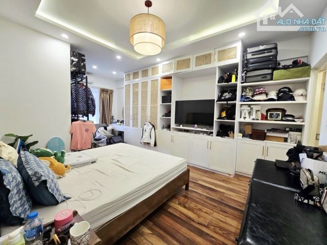 TÂY HỒ CHUNG CƯ VƯỜN ĐÀO -3 NGỦ MỘT KHÁCH - TẦNG TRUNG VIEW CẦU NHẬT TÂN - NỘI THẤT SANG