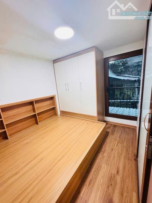 Bán căn tập thể Tầng 1 Phố Lương Văn Can, Hoàn Kiếm - KD - 60m2 x 2 ngủ 2vs - SĐCC