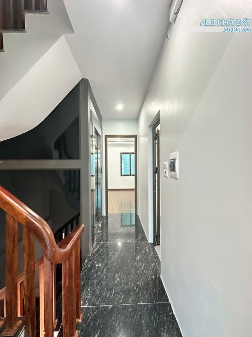 Bán Phân lô đường 800A - NGhĩa Đô - Cầu giấy .. 60m 5 tầng mặt tiền 4m ôtô vào nhà 18 tỷ5