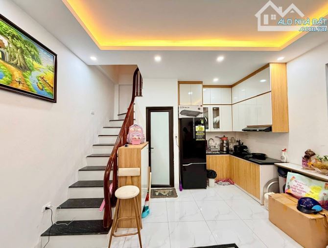 Quá hiếm 7,6 tỷ nhà 5 tầng mới Trung tâm quận Hai Bà Trưng, phố Bạch Mai gần phố Huế