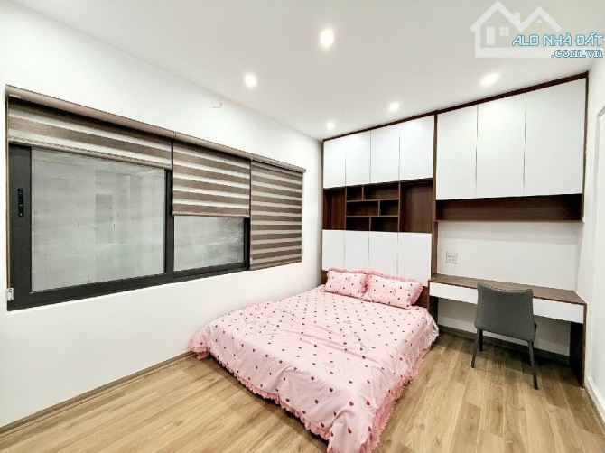 Bán Nhà Lô Góc 45 M2, X 5 Tầng Cầu Giấy, 12,3 tỷ Nhà mới đẹp , Ngõ nông, rộng, vào ở ngay