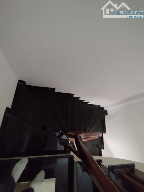 ĐẶNG TIẾN ĐÔNG 50M2 5 TẦNG DÂN XÂY CHỈ 11đ !!