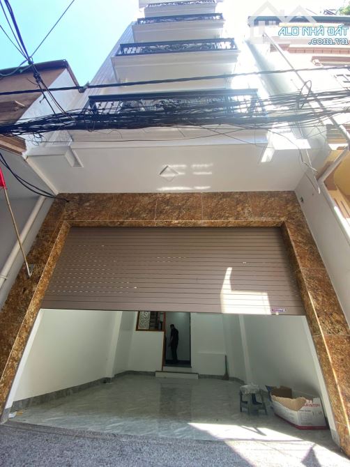 Phân lô NGUYỄN ĐÌNH HOÀN - QUAN HOA ..45m 6 tầng Mt 4,5m Gara Ôtô thang máy 18 tỷ 6