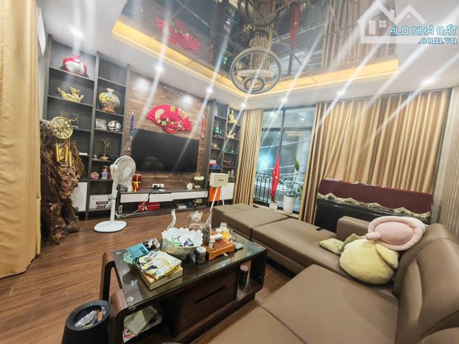 Siêu Phẩm Hồ Tây -35m2- Nhỉnh 11 tỷ-30m ra mặt hồ Tây.