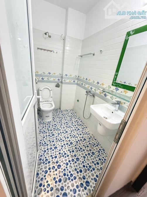 Bà cô nhờ bán -Tam Trinh - Ngõ nông - gần phố - 32m2 - 5 tầng - hơn 6 tỷ.