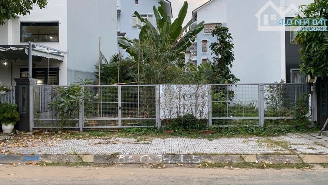 Bán đất biệt thự kdc Gia Hòa đường số 8 Phước Long B Q9 mặt tiền Công viên (200m) 85 tr/m2