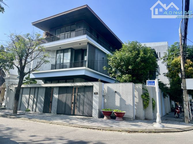 BÁN BIỆT THỰ LỰC LƯỠNG GÓC 2 MẶT TIỀN HẢI CHÂU – 130M2, NGANG 7M – VALI Ở NGAY – XÍU 13 TỶ