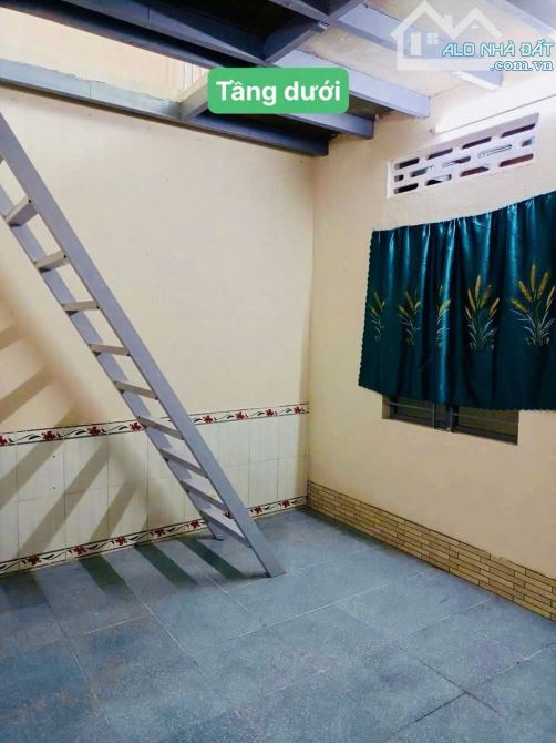 Bán nhà có 3 phòng trọ cho thuê gác lửng . Gần ủy ban phường Nam Nha Trang