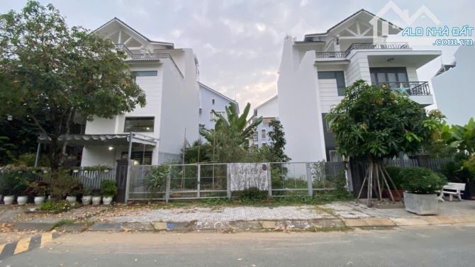 Bán đất biệt thự kdc Gia Hòa đường số 8 Phước Long B Q9 mặt tiền Công viên (200m) 85 tr/m2 - 1