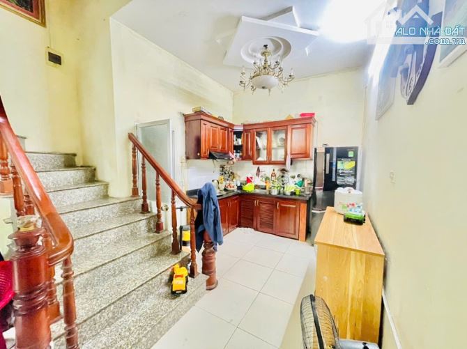 Bán nhà Bùi Ngọc Dương 40m2, 4pn rộng đẹp ở sướng hơn 10 tỷ.