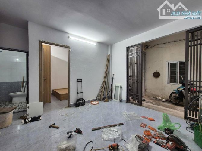 CHỈ VỚI HƠN 2 TỶ — CÓ NGAY NHÀ PHỐ — XÂY MỚI ĐẸP Ở NGAY – 3 NGỦ – CÁCH Ô TÔ CHỈ 1 NHÀ