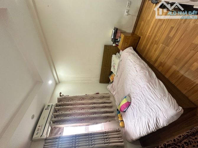 BÁN GẤP CĂN HỘ CHUNG CƯ GIÁ RẺ MINH KHAI - HAI BÀ TRƯNG 102 M2-3 PN - 7,95 T