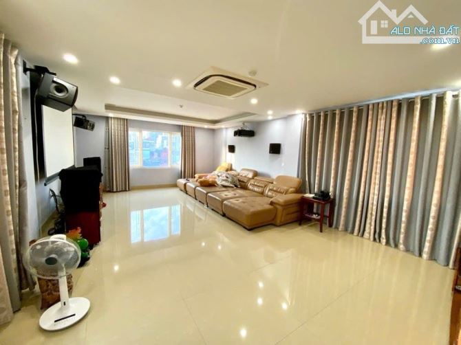 Bán Toà nhà vp Phố Thái Thịnh - DT70m * 8 Tầng, TK thông sàn, cách phố 10m, nhỉnh 23 tỷ