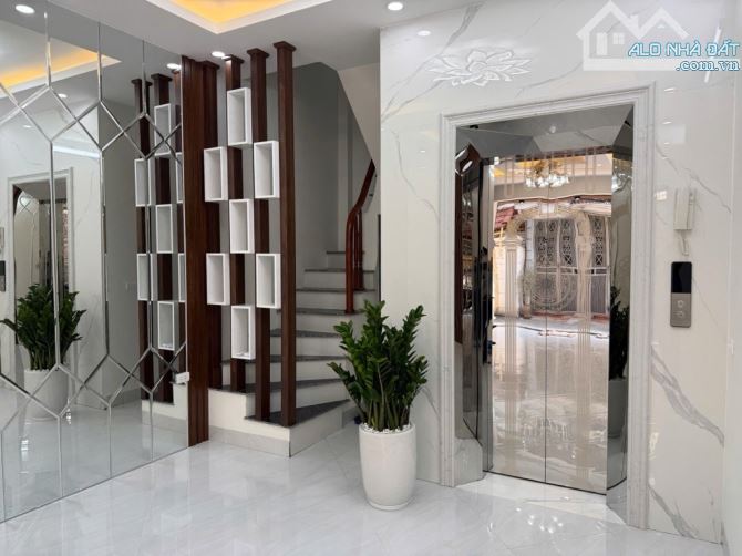 Tân Mai - Hoàng Mai 40m - thang máy - ô tô đôc cửa - thang máy