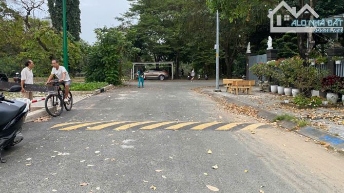 Bán đất biệt thự kdc Gia Hòa đường số 8 Phước Long B Q9 mặt tiền Công viên (200m) 85 tr/m2 - 3