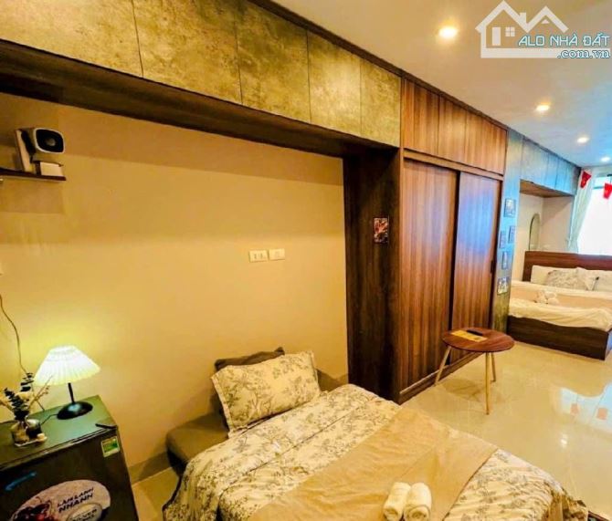 Bán căn tập thể phố Hàng Lược , ô tô đỗ dứoi chân toà nhà, mặt phố, kinh doanh homestay