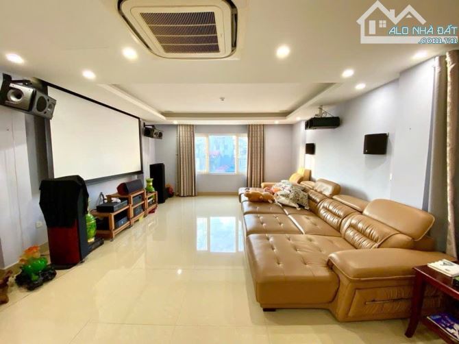 Bán Toà nhà vp Phố Thái Thịnh - DT70m * 8 Tầng, TK thông sàn, cách phố 10m, nhỉnh 23 tỷ