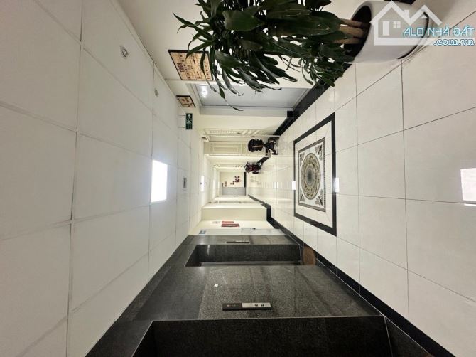 BÁN GẤP CĂN HỘ CHUNG CƯ GIÁ RẺ MINH KHAI - HAI BÀ TRƯNG 102 M2-3 PN - 7,95 T