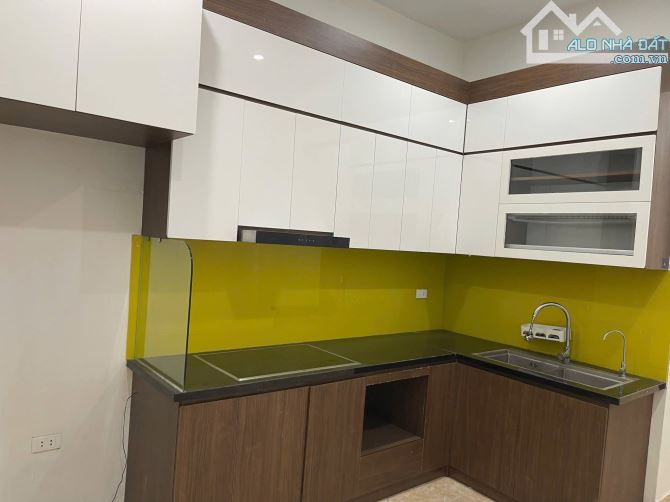 Nhà Vương Thừa Vũ Khương Trung Thanh Xuân 50m 9,5Tỷ 5Tầng Mt3.6m Phân Lô Quân Đội Ở Sướng