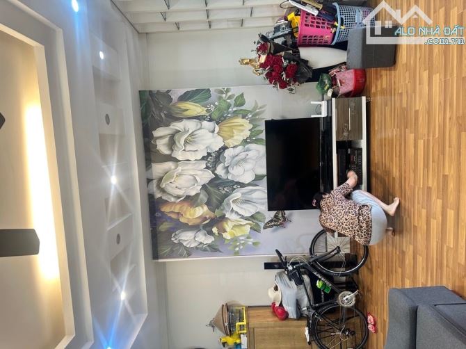 BÁN GẤP CĂN HỘ CHUNG CƯ GIÁ RẺ MINH KHAI - HAI BÀ TRƯNG 102 M2-3 PN - 7,95 T