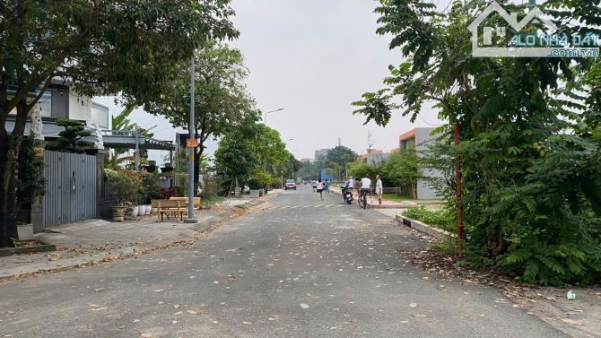 Bán đất biệt thự kdc Gia Hòa đường số 8 Phước Long B Q9 mặt tiền Công viên (200m) 85 tr/m2 - 7