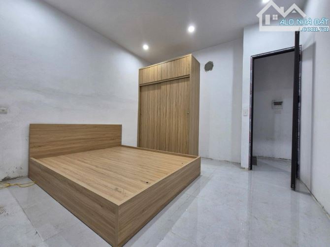 CHỈ VỚI HƠN 2 TỶ — CÓ NGAY NHÀ PHỐ — XÂY MỚI ĐẸP Ở NGAY – 3 NGỦ – CÁCH Ô TÔ CHỈ 1 NHÀ